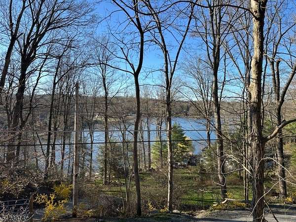 1 Acre of Residential Land for Sale in Andover Township, New Jersey