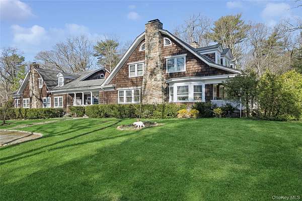 2 Acres of Land with Home for Lease in Old Westbury, New York