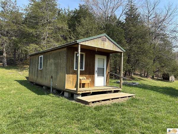 28.2 Acres of Recreational Land for Sale in Edmonton, Kentucky