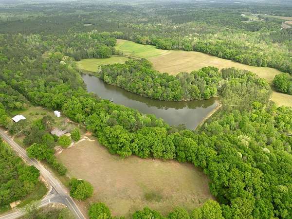 186 Acres of Recreational Land with Home for Sale in Troy, Alabama