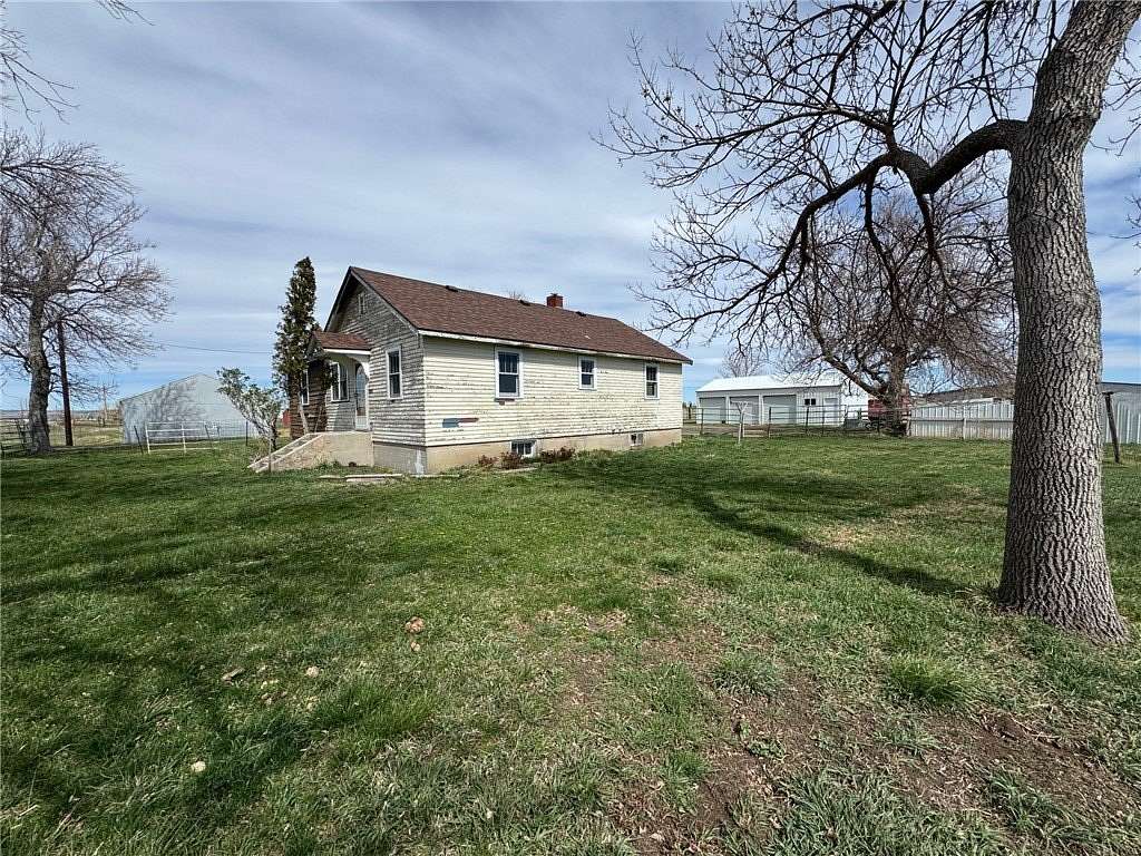 34 Acres of Land with Home for Sale in Worden, Montana