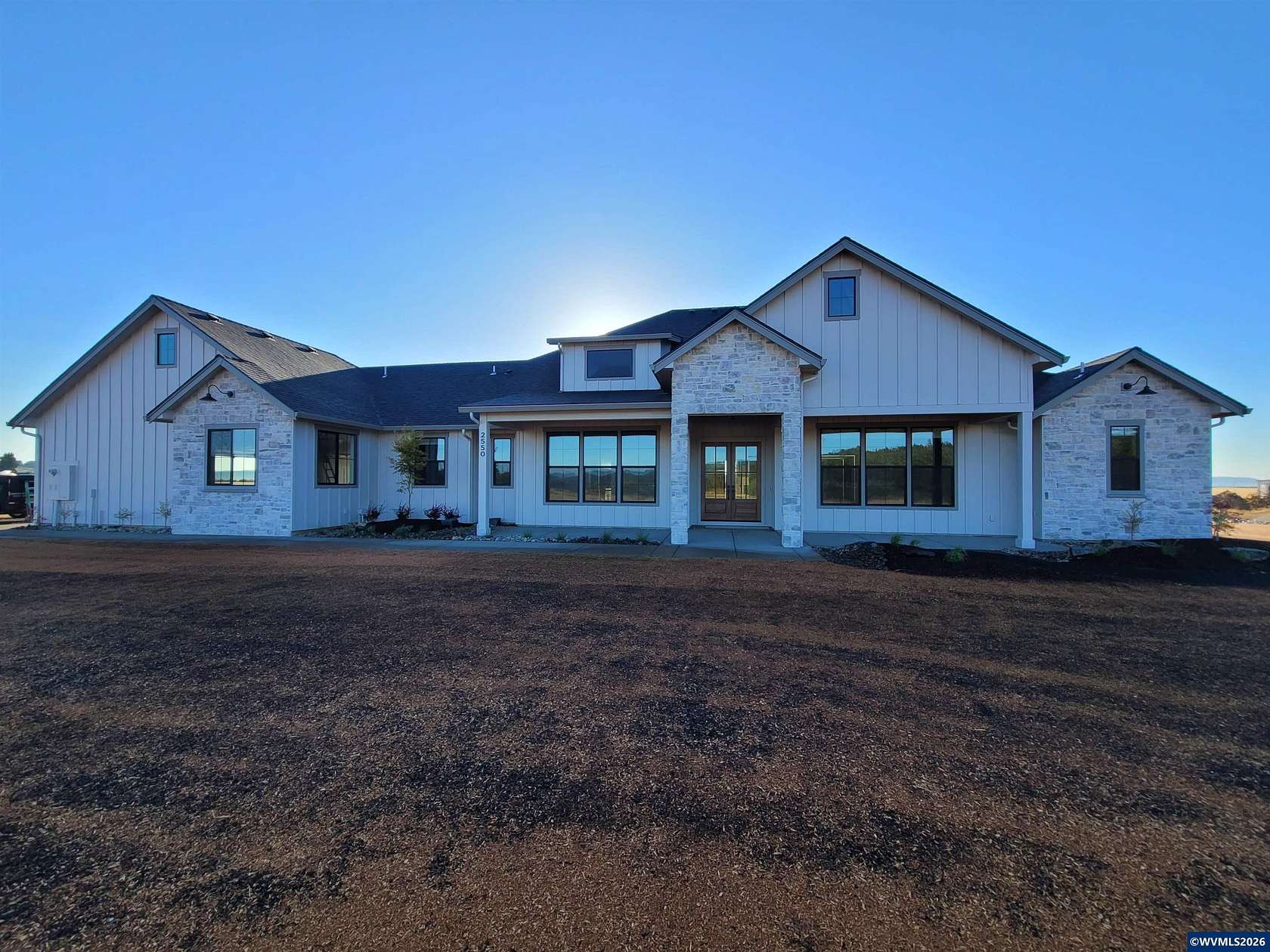 5 Acres of Land with Home for Sale in Salem, Oregon