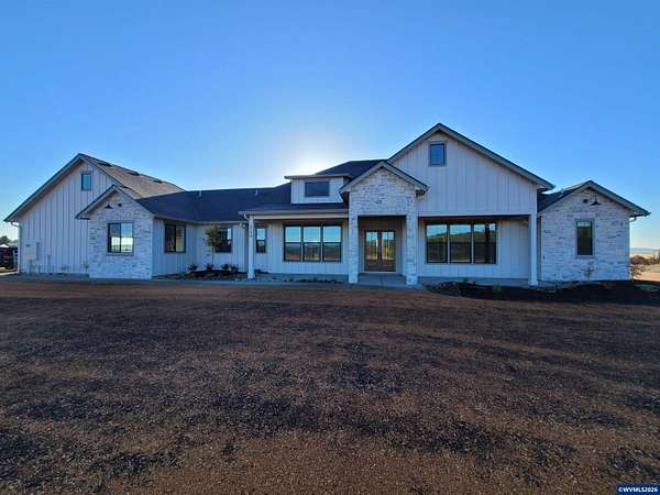 5 Acres of Land with Home for Sale in Salem, Oregon