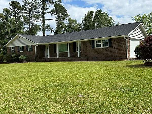 1.62 Acres of Land with Home for Sale in Valdosta, Georgia