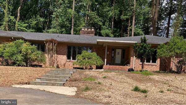 2.1 Acres of Land with Home for Lease in McLean, Virginia