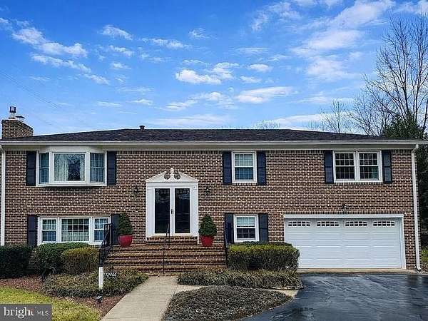 12 Acres of Land with Home for Lease in Clifton, Virginia