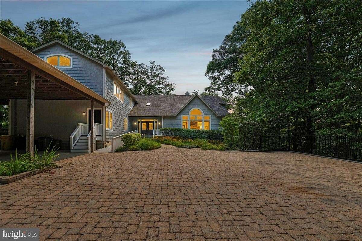 10.8 Acres of Land with Home for Sale in Edgewater, Maryland