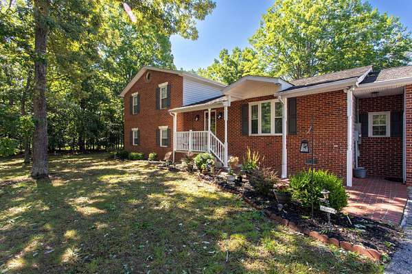 1.5 Acres of Land with Home for Sale in Pomfret, Maryland