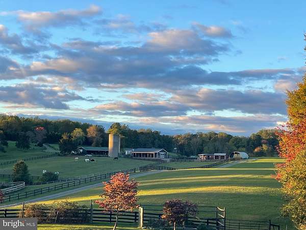 42 Acres of Land with Home for Sale in Marshall, Virginia