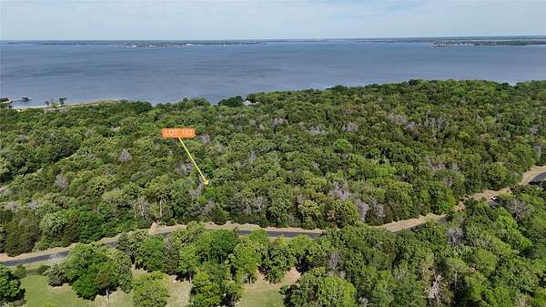 1.39 Acres of Residential Land for Sale in Streetman, Texas