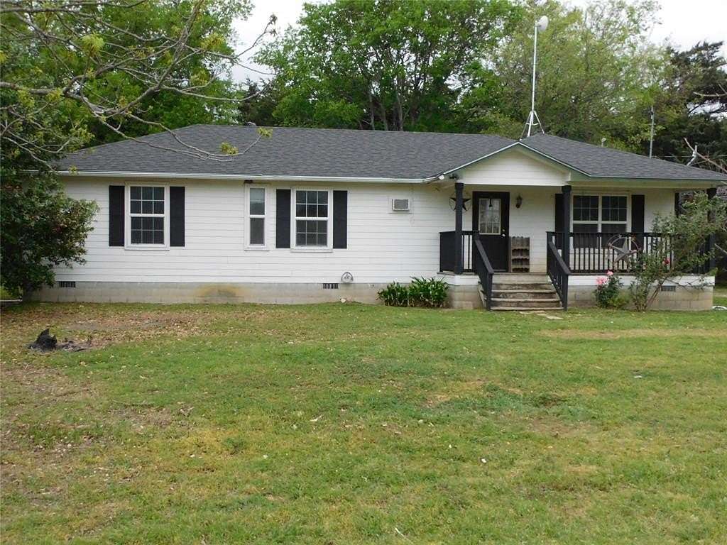 6 Acres of Land with Home for Sale in Hubbard, Texas