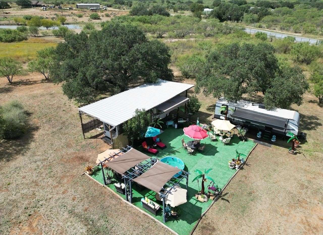 23 Acres of Agricultural Land for Sale in Rochelle, Texas