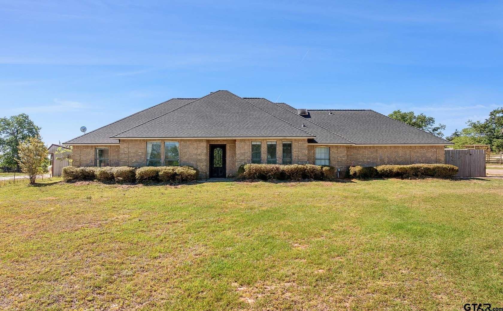 24 Acres of Agricultural Land with Home for Sale in Tyler, Texas