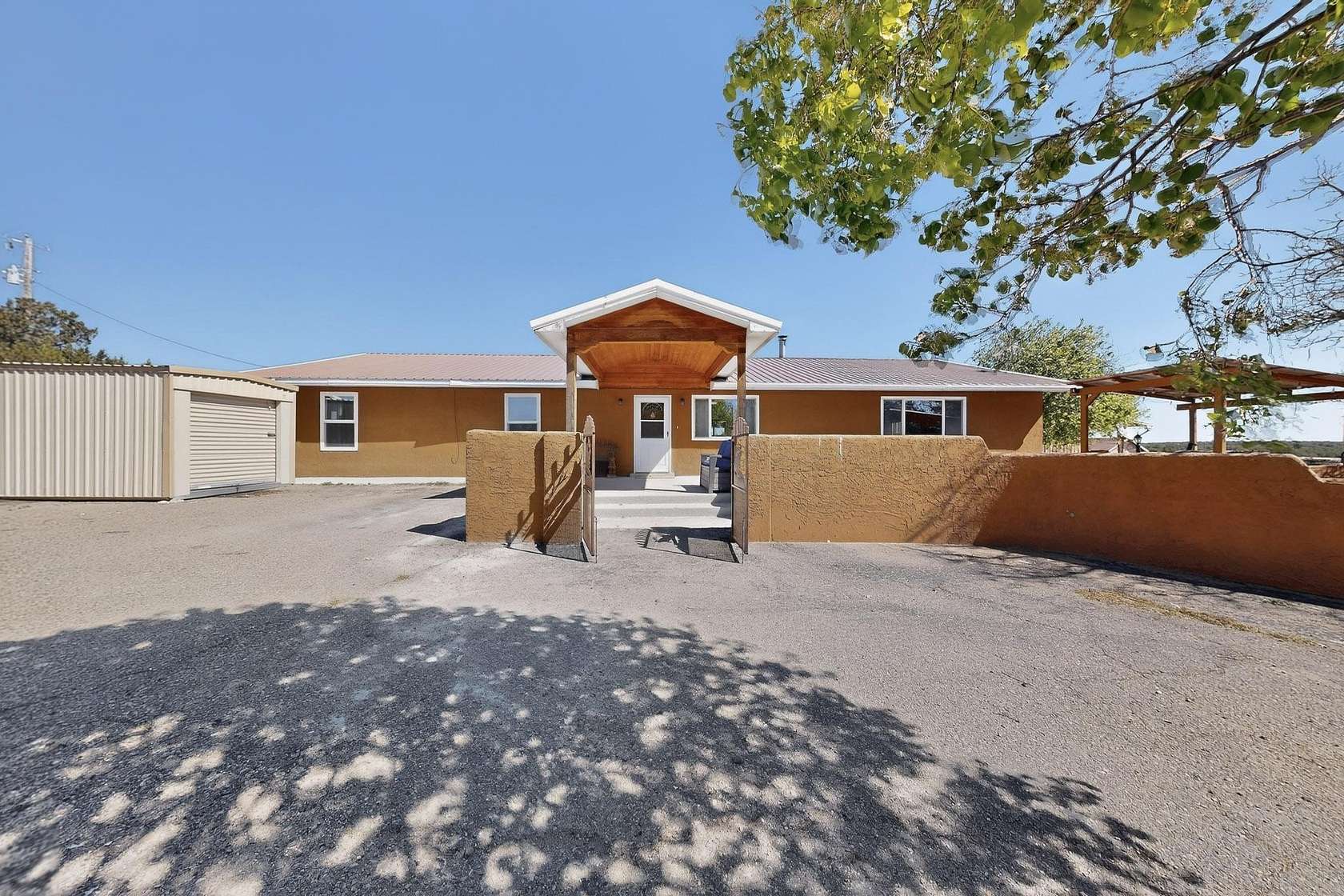 20 Acres of Land with Home for Sale in Estancia, New Mexico