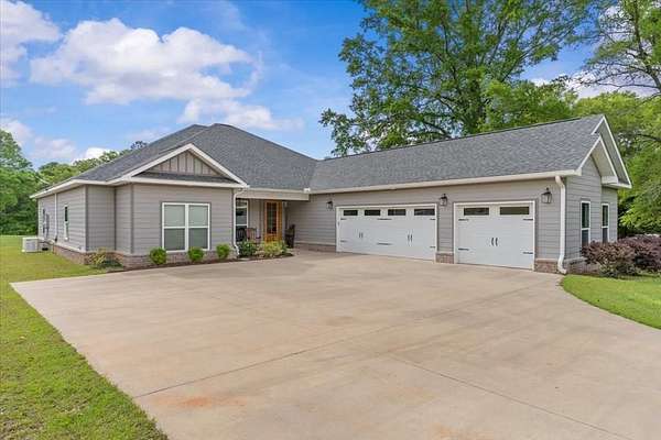 4.66 Acres of Land with Home for Sale in Daleville, Alabama