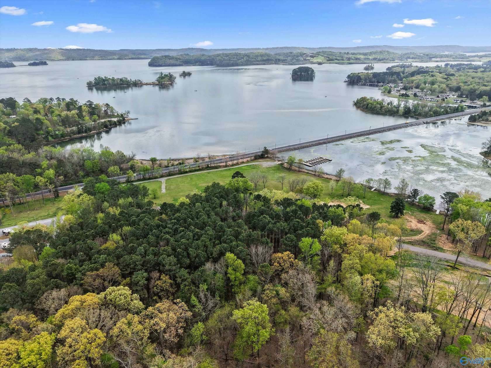0.68 Acres of Residential Land for Sale in Guntersville, Alabama