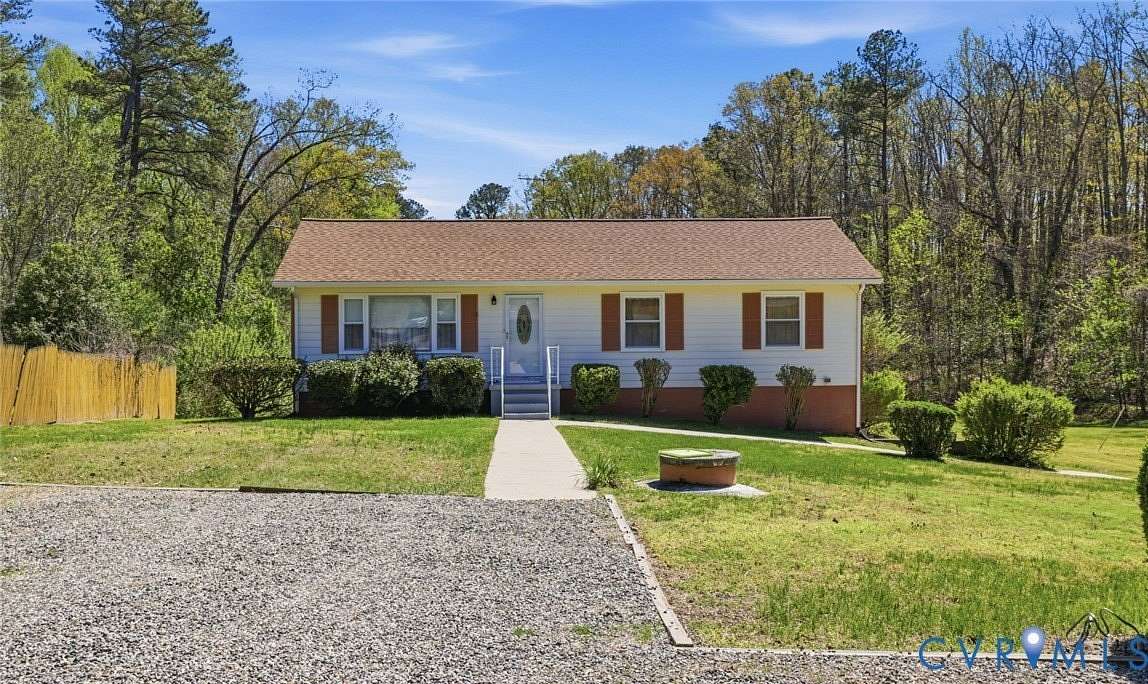 2.52 Acres of Land with Home for Sale in Ruther Glen, Virginia