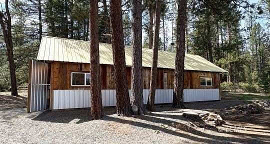 3.2 Acres of Land with Home for Sale in Lakeview, Oregon