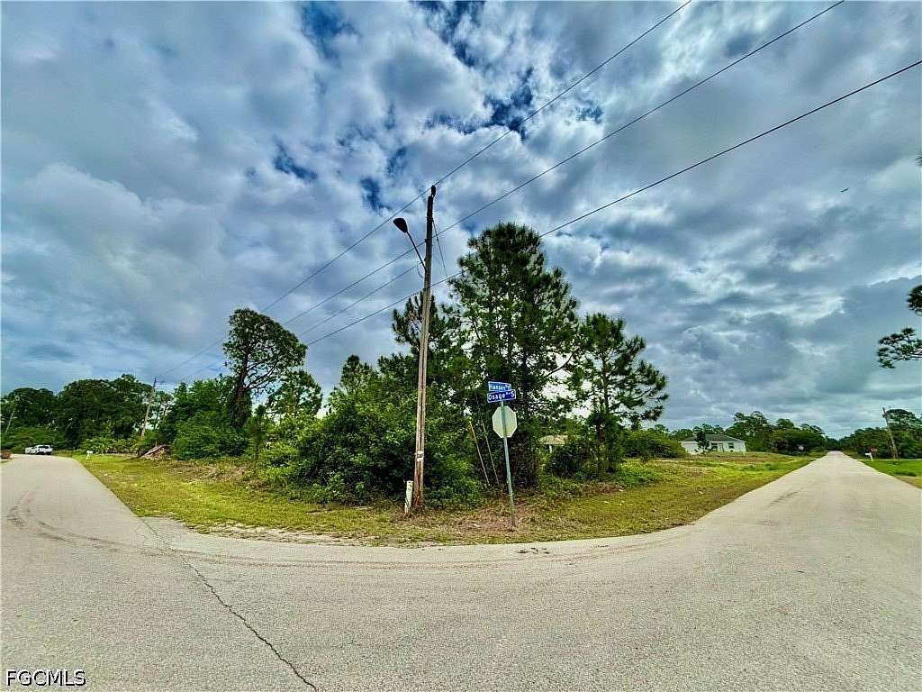 0.25 Acres of Residential Land for Sale in Lee, Florida