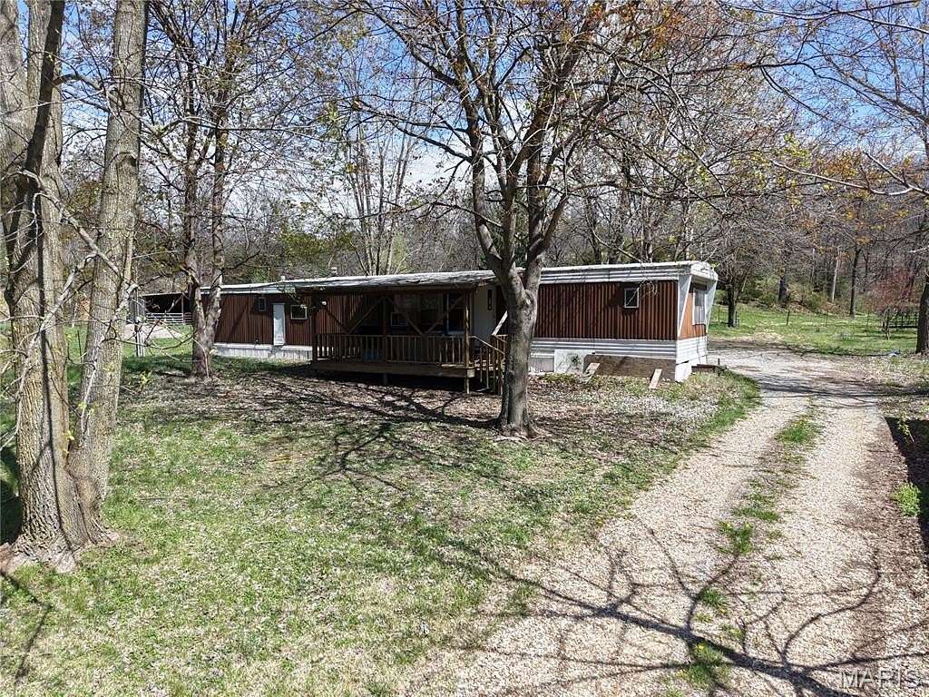 14 Acres of Land with Home for Sale in Hannibal, Missouri