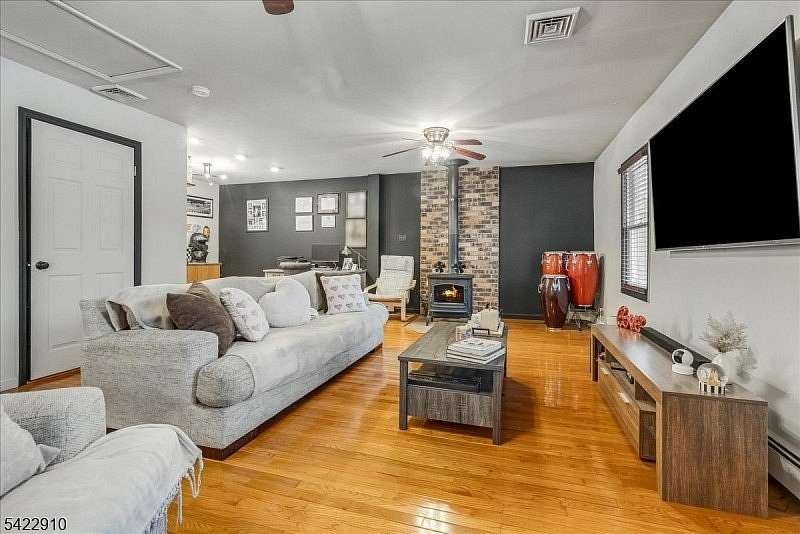 1.63 Acres of Land with Home for Sale in Hardwick Township, New Jersey