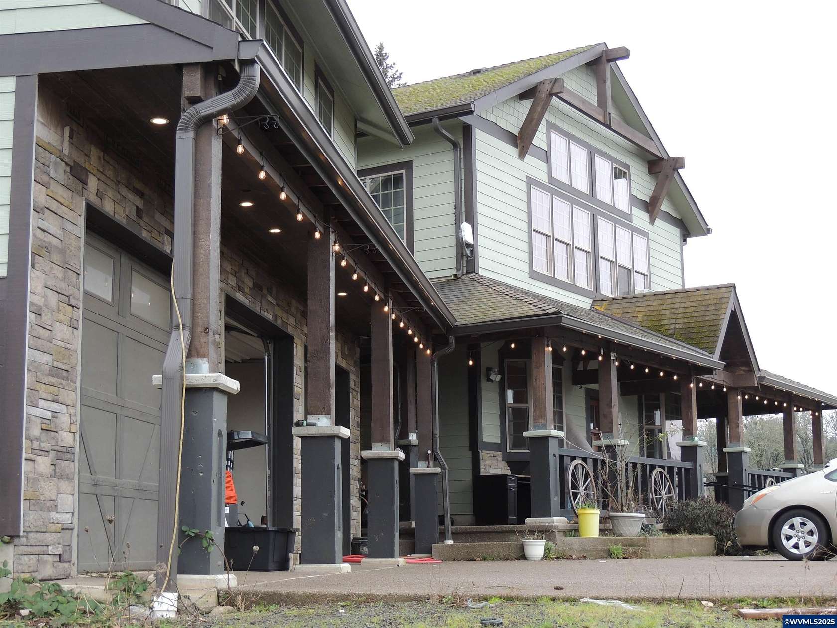 5 Acres of Land with Home for Sale in Lebanon, Oregon