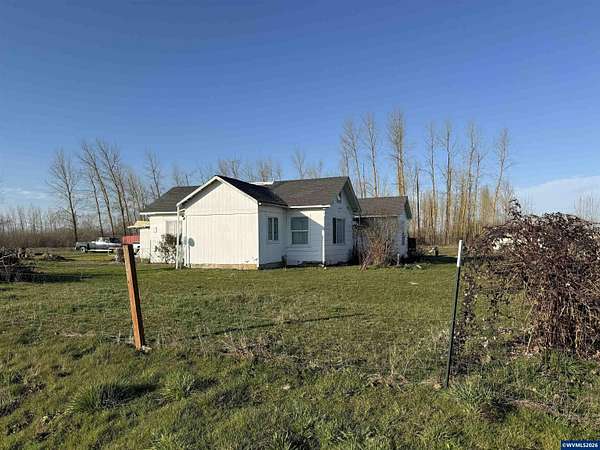 24 Acres of Land with Home for Sale in Albany, Oregon
