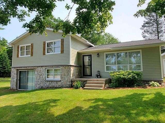 1.5 Acres of Land with Home for Sale in Naubinway, Michigan