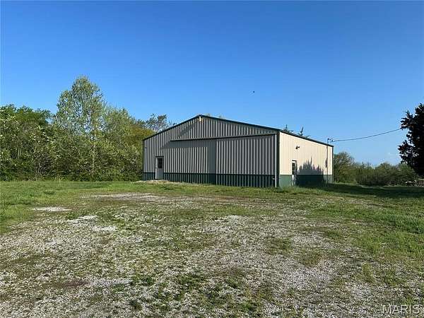 68.4 Acres of Agricultural Land for Sale in Chester, Illinois