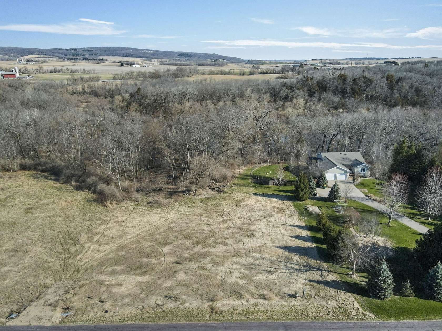 1 Acre of Residential Land for Sale in Portage, Wisconsin