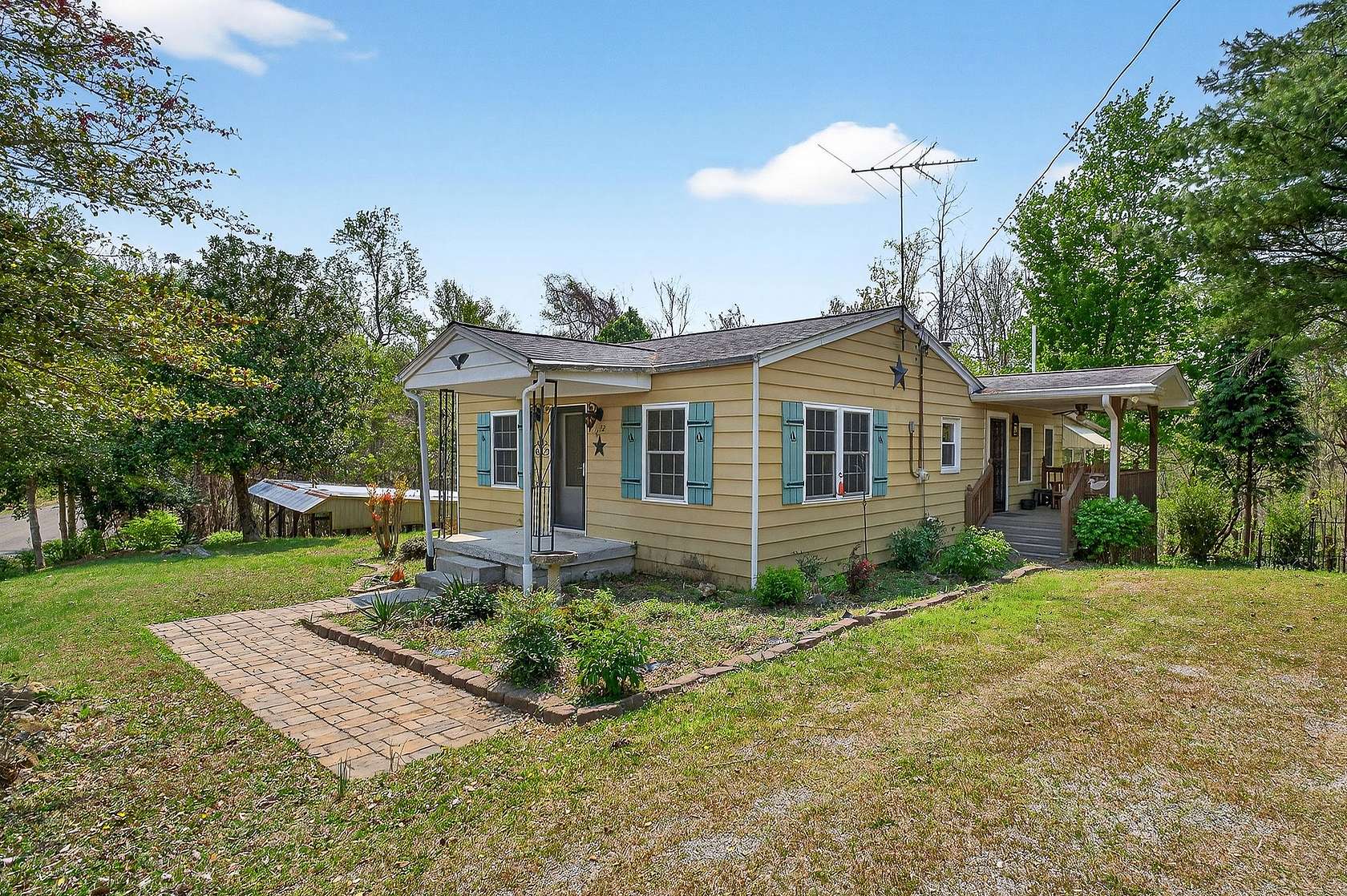 1.5 Acres of Land with Home for Sale in Celina, Tennessee