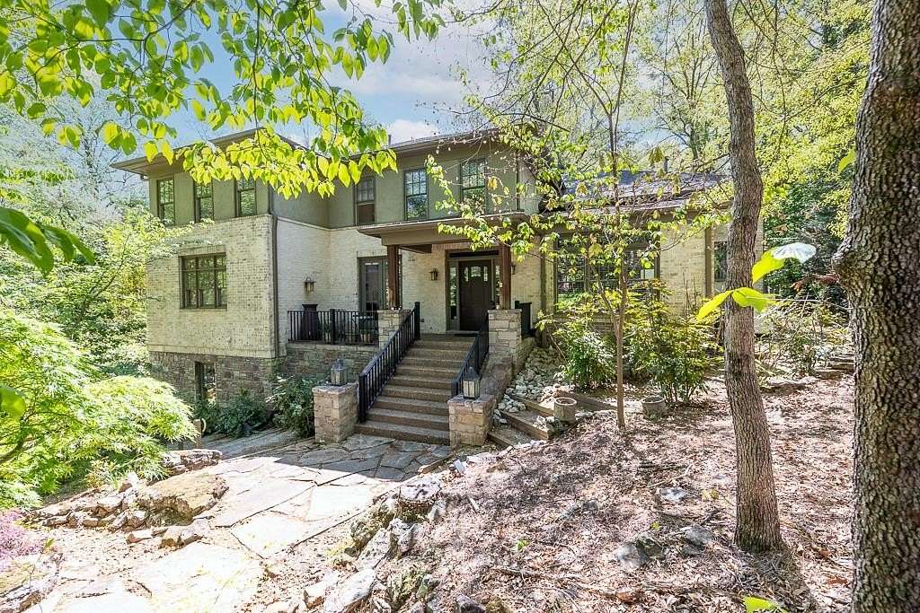 1.52 Acres of Land with Home for Sale in Memphis, Tennessee