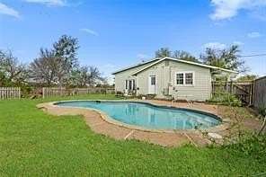 10 Acres of Land with Home for Lease in Princeton, Texas