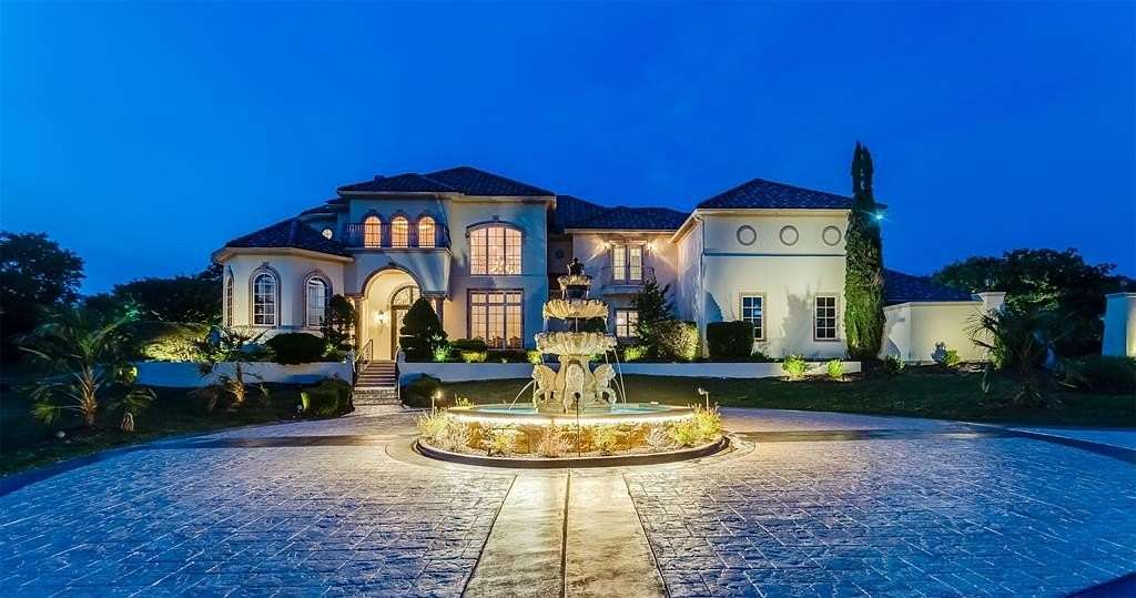 1.82 Acres of Land with Home for Sale in Flower Mound, Texas