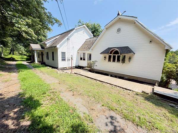7.2 Acres of Land with Home for Sale in Bloomingburg, New York