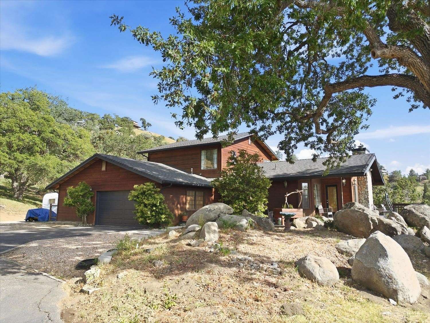1.68 Acres of Land with Home for Sale in Tehachapi, California