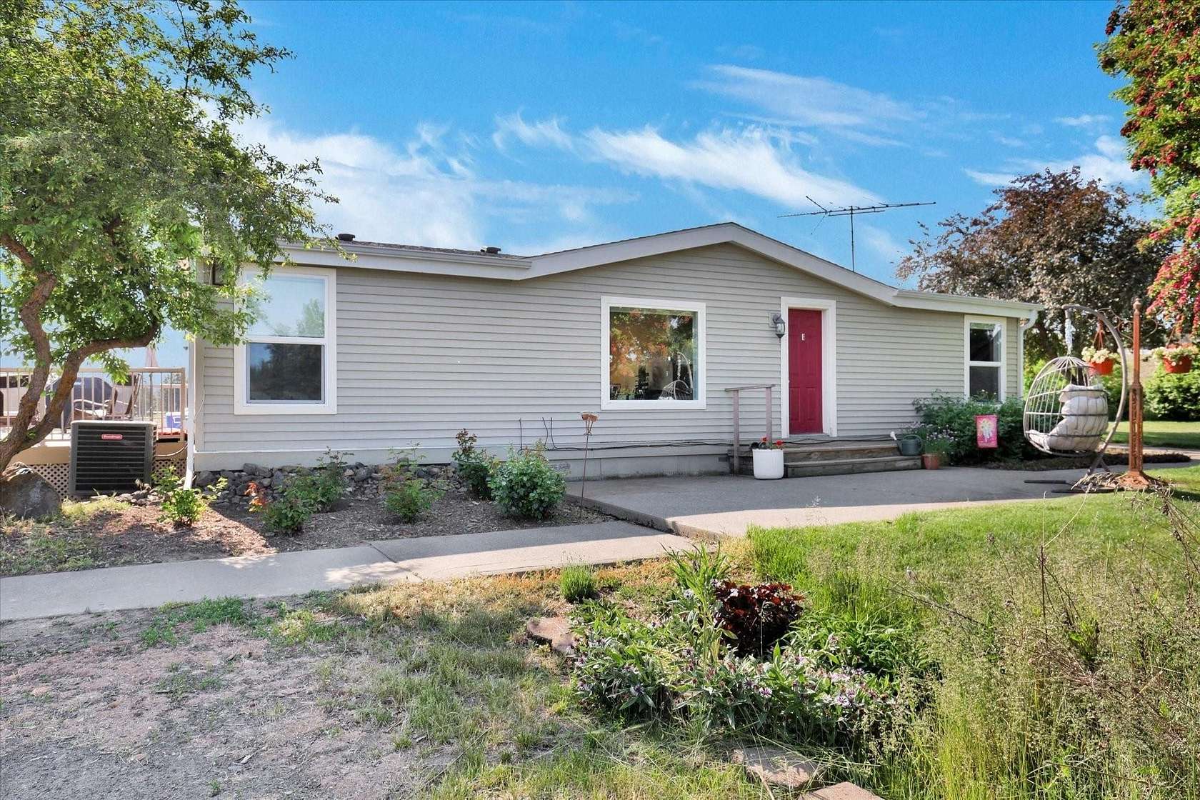 10 Acres of Land with Home for Sale in Spokane, Washington