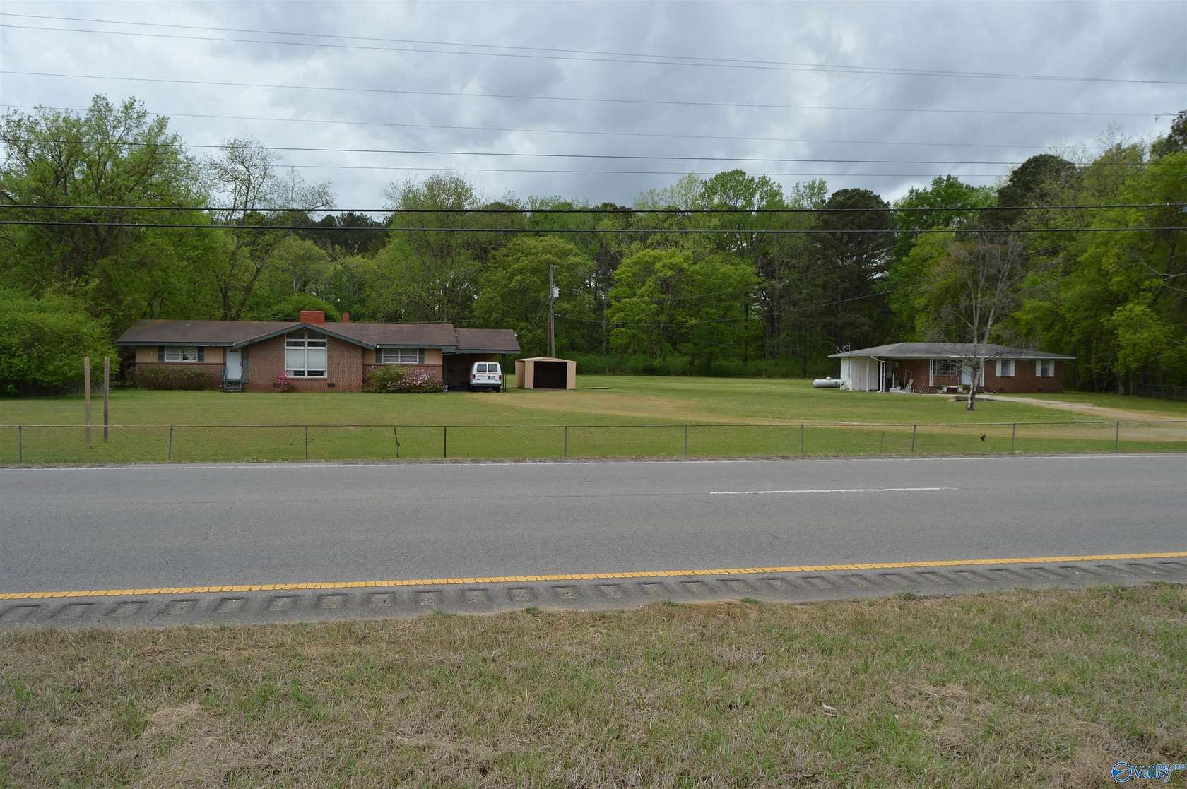 5.6 Acres of Improved Mixed-Use Land for Sale in Decatur, Alabama