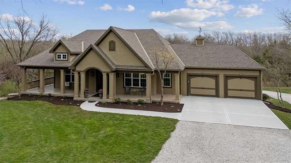 11 Acres of Land with Home for Sale in De Soto, Kansas