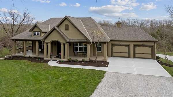 11 Acres of Land with Home for Sale in De Soto, Kansas