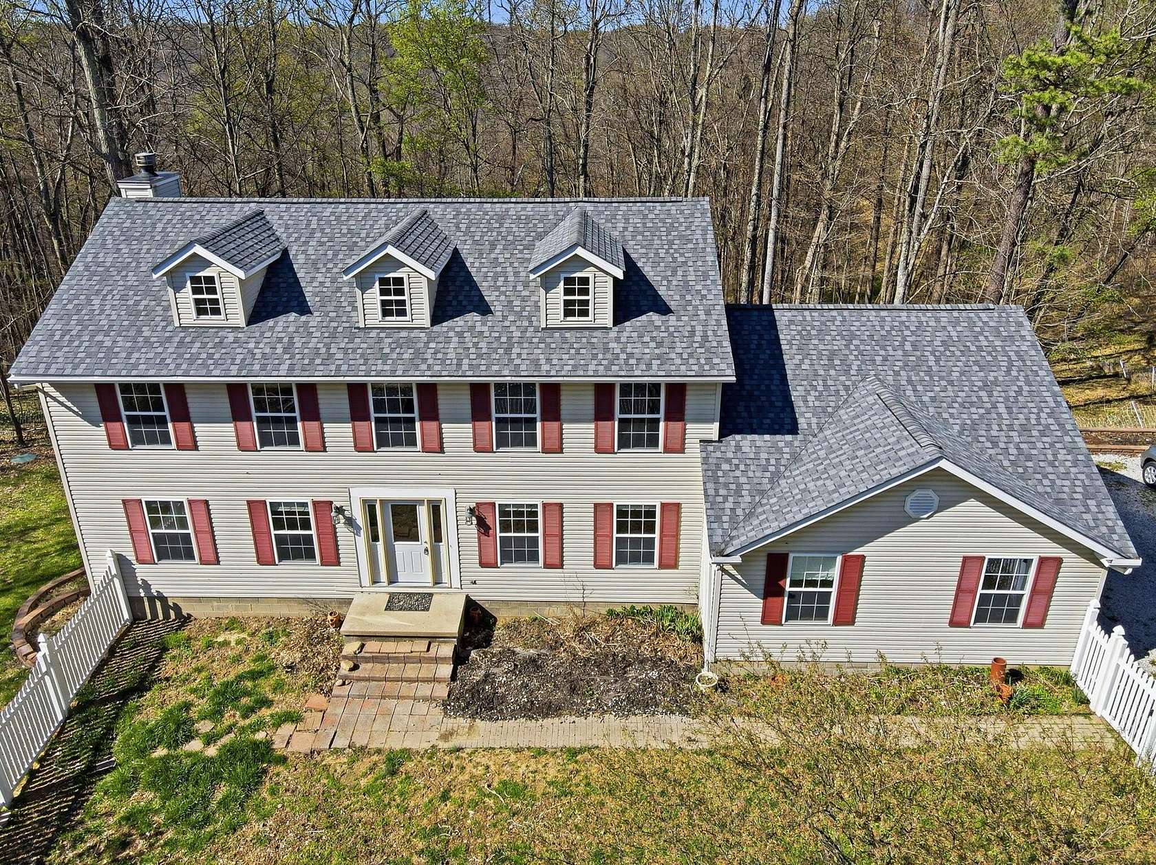 23 Acres of Land with Home for Sale in Rockbridge, Ohio