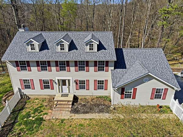 23 Acres of Land with Home for Sale in Rockbridge, Ohio