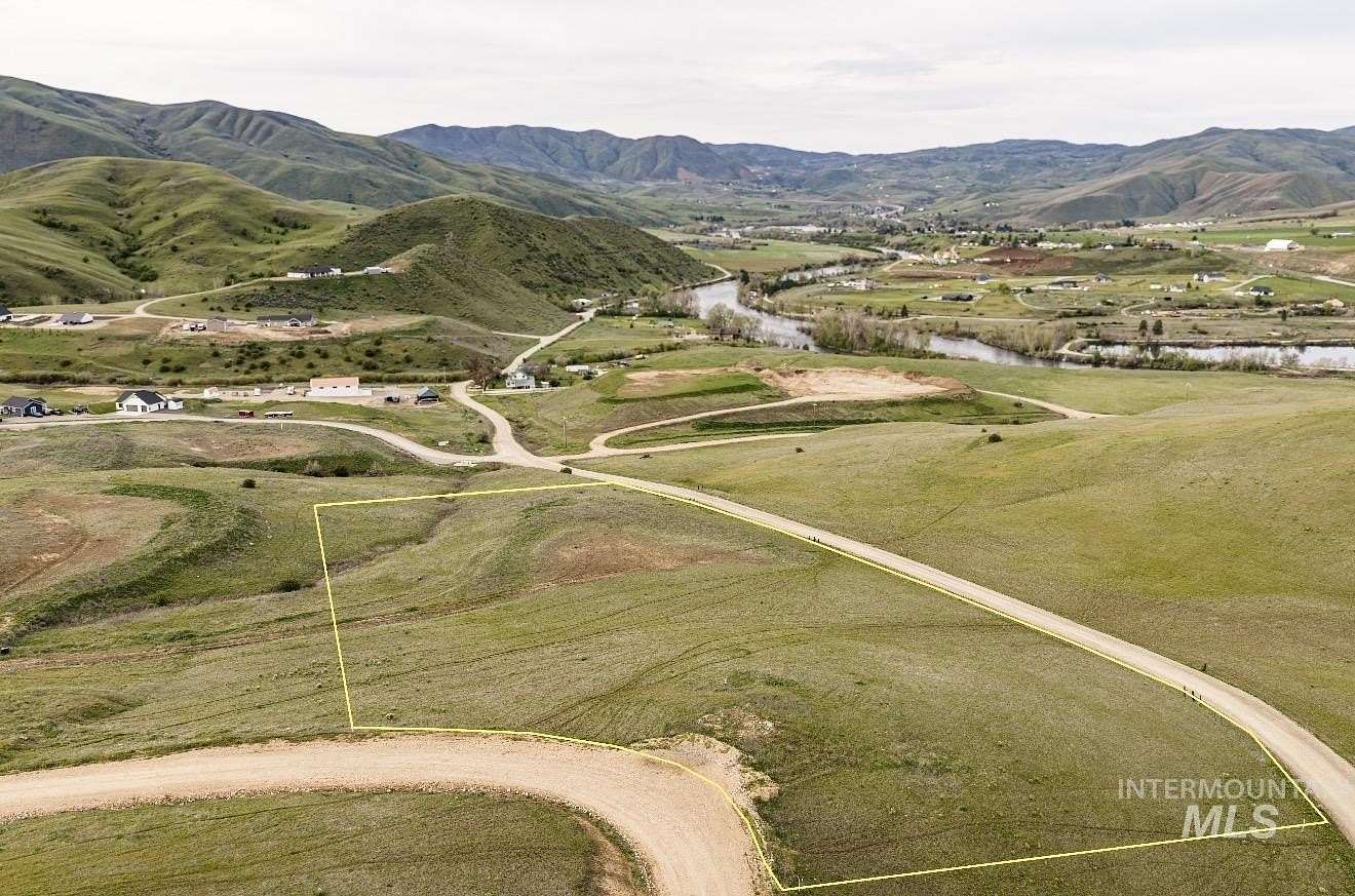 4.75 Acres of Residential Land for Sale in Horseshoe Bend, Idaho
