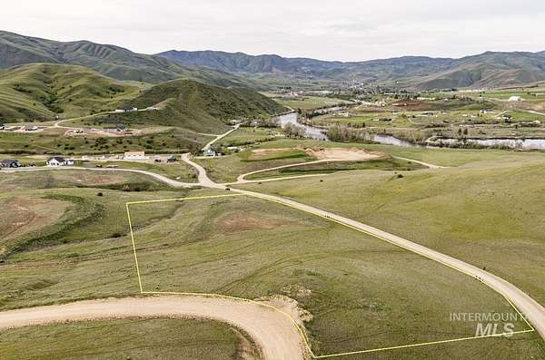 4.75 Acres of Residential Land for Sale in Horseshoe Bend, Idaho