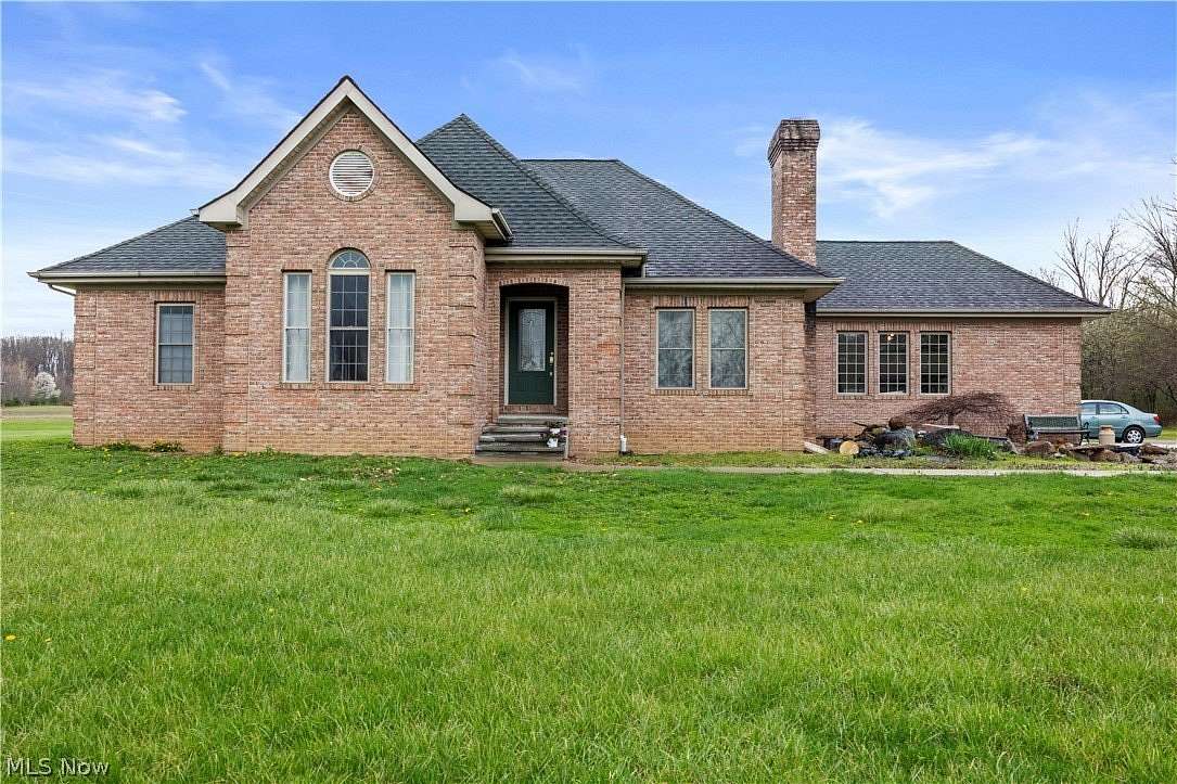 16.1 Acres of Land with Home for Sale in Amherst, Ohio