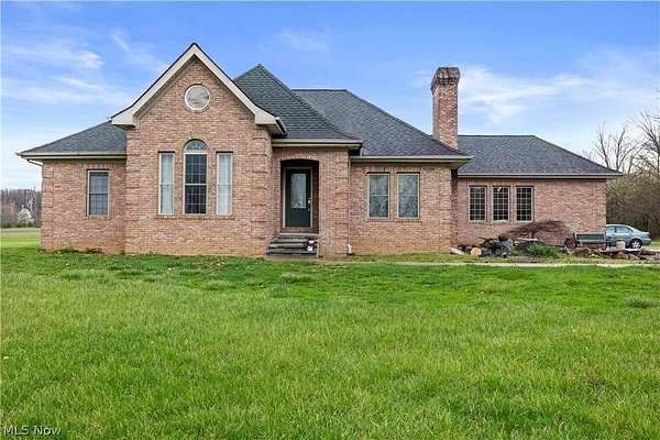 16.1 Acres of Land with Home for Sale in Amherst, Ohio