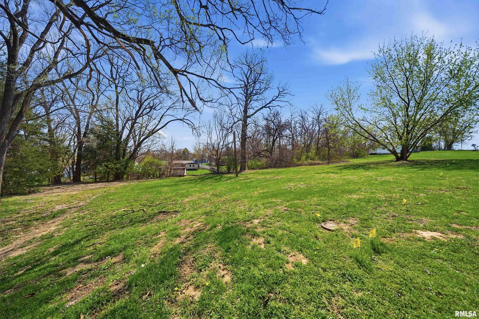 0.85 Acres of Residential Land for Sale in Peoria, Illinois