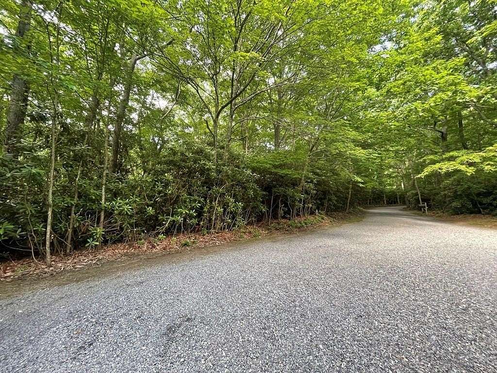 1.2 Acres of Residential Land for Sale in Hillsville, Virginia