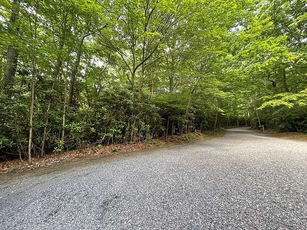 1.2 Acres of Residential Land for Sale in Hillsville, Virginia