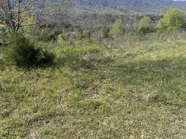 7 Acres of Residential Land for Sale in Thorn Hill, Tennessee